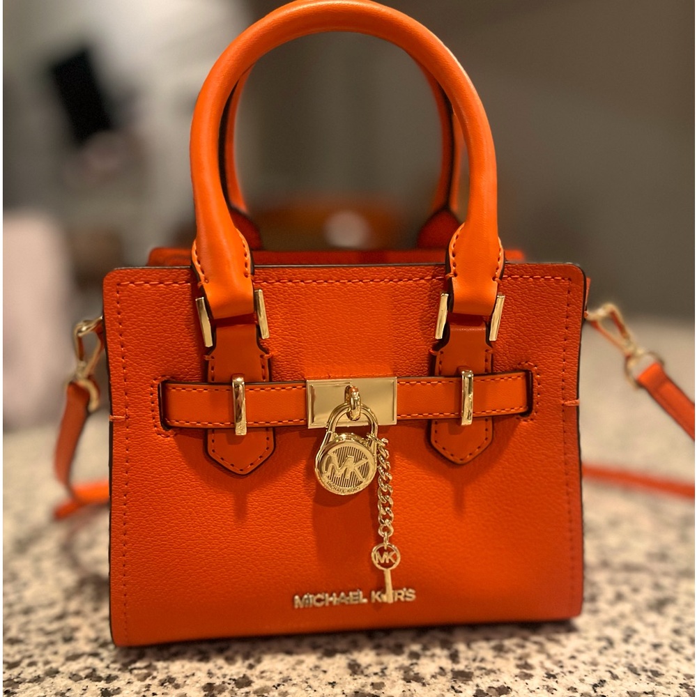 NEW Michael Kors poppy orange small Sheila